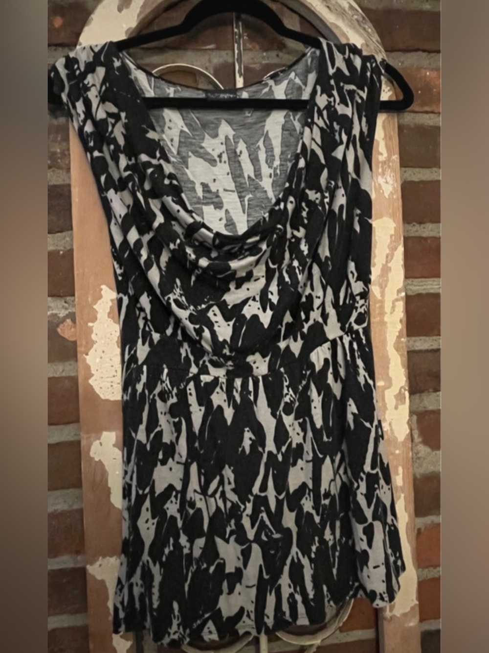 Daytrip Sleeveless Top Size Medium